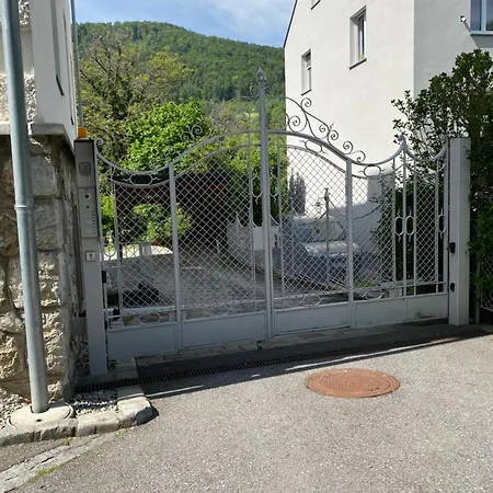 Charmante Altbauwohnung Im Shabby Chic Stil Mit Wintergarten Und Gartenblick - Ihr Perfektes Zuhause In Apartman *