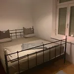 Charmante Altbauwohnung Im Shabby Chic Stil Mit Wintergarten Und Gartenblick - Ihr Perfektes Zuhause In * Грац
