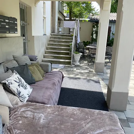 דירה Charmante Altbauwohnung Im Shabby Chic Stil Mit Wintergarten Und Gartenblick - Ihr Perfektes Zuhause In *